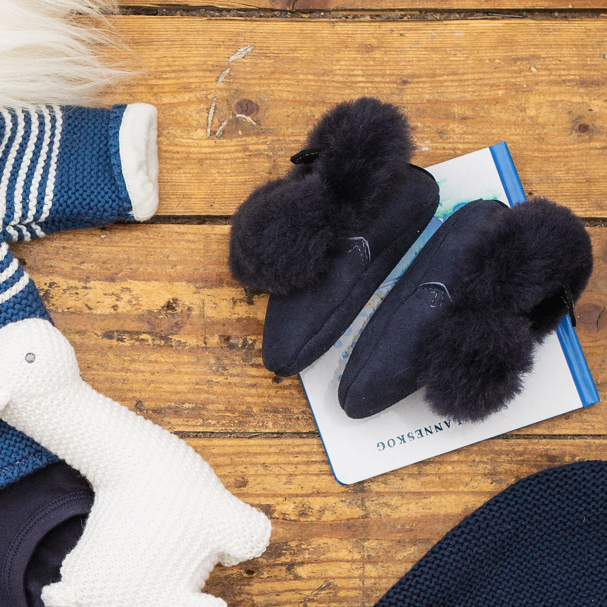 Barra Hand-Stitched Sheepskin Baby Booties - Navy